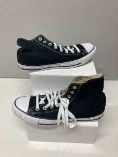 CONVERSE SNEAKERS SIZE 8