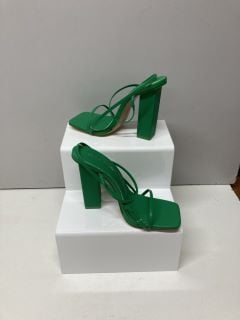 PUBLIC DESIRE SHOES SIZE 5