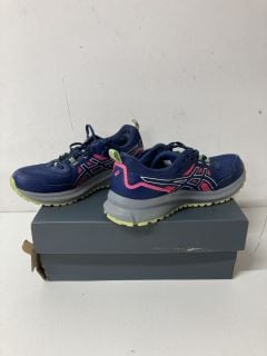 ASICS TRAINERS SIZE 5