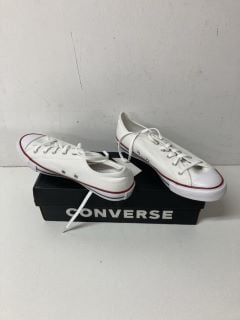 CONVERSE SNEAKERS SIZE 5.5