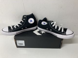 CONVERSE SNEAKER SIZE 2