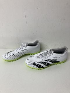 ADIDAS PREDATOR FOOTBALL BOOTS SIZE 8.5