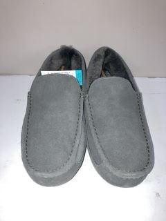 KIRKLAND SLIPPERS SIZE 11