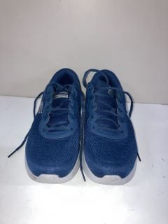 SKECHERS SIZE 8