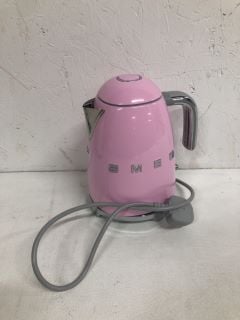 SMEG KETTLE PINK