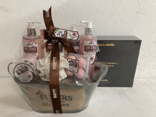 2 X ITEMS INC GRACE & STELLA BATH BOMBS