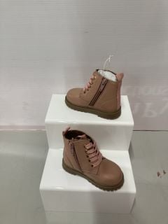 JOHN LEWIS COCO BOOT PINK SIZE: C4(628558)