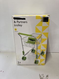 JOHN LEWIS PLAY TROLLEY (723595)