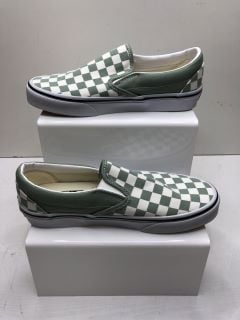 VANS CLASSIC SLIP ON SHOES UK SIZE 4.5