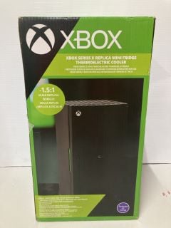 XBOX SERIES X REPLICA MINI FRIDGE COOLER