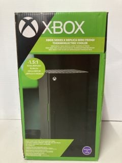 XBOX SERIES X REPLICA MINI FRIDGE COOLER