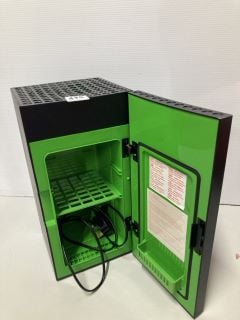 XBOX SERIES X REPLICA MINI FRIDGE COOLER