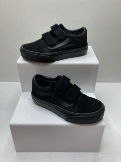 VANS OLD SKOOL V BLACK TRAINERS UK JUNIOR SIZE 11