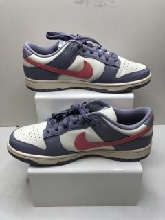 NIKE DUNK LOW TRAINERS UK SIZE 9