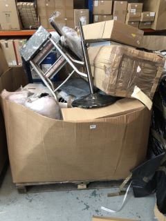 PALLET OF ITEMS INCL. PORTABLE AIR CONDITIONER AND SMALL STEP LADDER