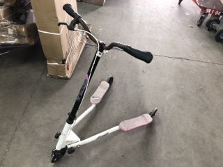 CHILDREN'S 3 - WHEEL SCOOTER