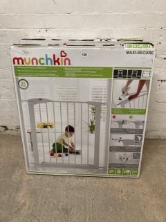 4 X MUNCHKIN SURE SHUT NO DRILL PRESSURE FIT SAFETY GATE