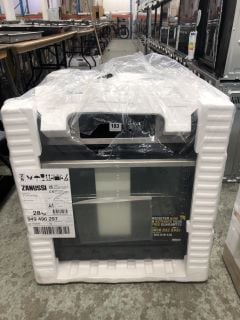 ZANUSSI SINGLE ELECTRIC OVEN MODEL ZOHCX3X2 RRP £359 (EX-DISPLAY)