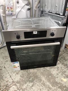 ZANUSSI SINGLE ELECTRIC OVEN MODEL ZOHCX3X2 RRP £359 (EX-DISPLAY)