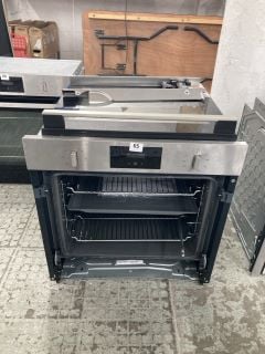 NEFF SINGLE ELECTRIC OVEN MODEL B3CCC0AN0B RRP £579 LOOSE DOOR (EX-DISPLAY)