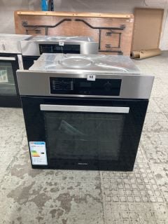 MIELE SINGLE ELECTRIC OVEN MODEL H2265-1B RRP £749 (EX-DISPLAY)