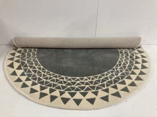 NAVAJO RUG 150CM DIAMETER GREY