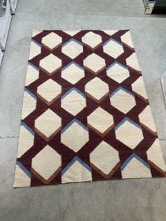 QTY OF RUGS INC HANDMADE RUG RRP: £190