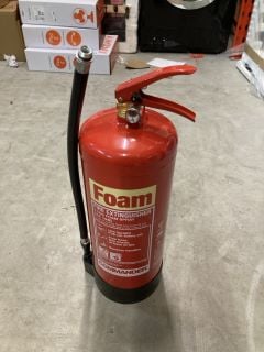 4 X FIRE EXTINGUISHERS (COLLECTION ONLY)