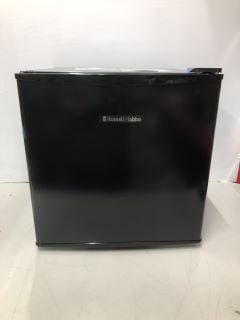 RUSSELL HOBBS FREESTANDING TABLE TOP FRIDGE