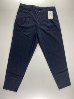 PAUL SMITH MEN'S DOUBLE POCKET CHINO. SIZE: 34, MADE FROM: 97% COTTON 3% ELASTANE. RRP: £145