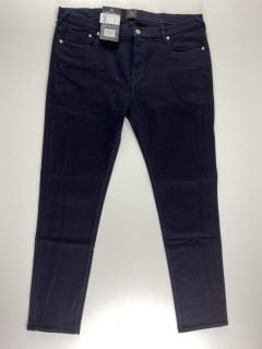 PAUL SMITH MEN'S SLIM FIT JEAN. SIZE: 38, MADE FROM: 95% ORGANIC COTTON 4% POLYESTER 1% POLYURETHANE. RRP: £125