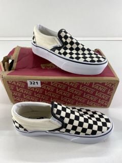 VANS TRAINERS CLASSIC SLIP (UK SIZE 4.5)