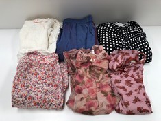 6 X DRESSES AND SKIRTS VARIOUS BRANDS AND SIZES INCLUDING KIMCHI BLUE SIZE S (TOTAL RRP. 482€) - LOCATION 39A.