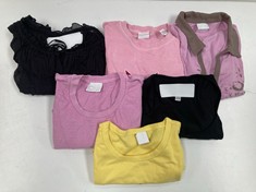 6 X PREMIUM DESIGNER GARMENTS IN VARIOUS SIZES AND STYLES INCLUDING YELLOW T-SHIRT SIZE S (TOTAL RRP 193€) - LOCATION 13B.