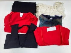 6 X PREMIUM DESIGNER GARMENTS VARIOUS SIZES AND STYLES INCLUDING RED TOP SIZE M (TOTAL RRP 250€) - LOCATION 17B.