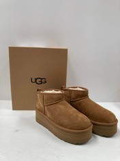 UGG BOOTS MODEL W CLASSIC ULTRA MINI PLATAFORM BROWN COLOUR SIZE 39 (TOTAL RRP 180€) - LOCATION 29A.