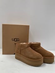 UGG BOOTS MODEL W CLASSIC ULTRA MINI PLATAFORM BROWN COLOUR SIZE 40 (TOTAL RRP 180€) -LOCATION 29A.