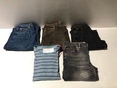 5 X PREMIUM DESIGNER GARMENTS IN VARIOUS STYLES AND SIZES INCLUDING BLUE STRIPED T-SHIRT SIZE M (TOTAL RRP. €304) - LOCATION 38B.