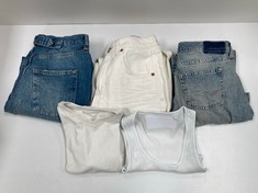 5 X PREMIUM DESIGNER GARMENTS VARIOUS SIZES AND STYLES INCLUDING BEIGE TROUSERS SIZE 27W 32L (TOTAL RRP 237€) - LOCATION 22B.