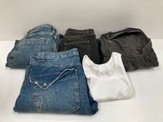 5 X PREMIUM DESIGNER GARMENTS VARIOUS SIZES AND STYLES INCLUDING DENIM TROUSERS SIZE 34W 32L (TOTAL RRP 274€ ) - LOCATION 16B.