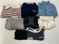 8 X GARMENTS VARIOUS BRANDS AND SIZES INCLUDING GREY T-SHIRT SIZE M IETS FRANS (TOTAL RRP 459€) - LOCATION 2B.