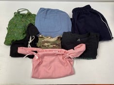 7 X GARMENTS VARIOUS BRANDS AND SIZES INCLUDING BLACK T-SHIRT SIZE S PASSENGER (TOTAL RRP 341€) - LOCATION 2B.