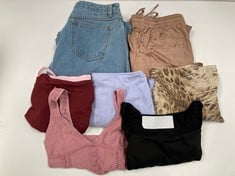 7 X GARMENTS VARIOUS BRANDS AND SIZES INCLUDING RED/PINK TOP SIZE L IETS FRANS (TOTAL RRP 423€) - LOCATION 7B.