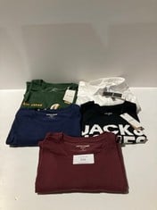 5 X JACK & JONES GARMENTS VARIOUS STYLES AND SIZES INCLUDING MAROON XL - LOCATION 4B.