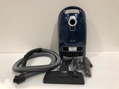 MIELE HOOVER MODEL S8340 BLACK AND WHITE COLOUR - LOCATION 47C.