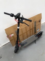 ELECTRIC SCOOTER XIAOMI ELECTRIC SCOOTER BLACK AND GREY COLOUR (DOES NOT TURN ON, MISSING HANDLEBARS).