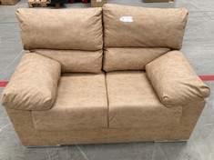 2 SEATER SOFA IN BROWN LEATHER (BROKEN ON THE SIDE).