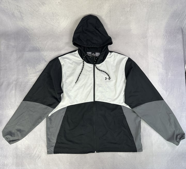 Under Armour Hooded Zip Top - Size XXXL 3XL (VAT ONLY PAYABLE ON BUYERS PREMIUM)