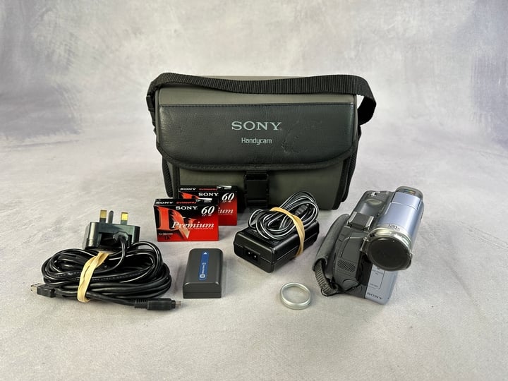 Sony DCR-TRV22E Handycam Video Recorder, With Bag, Instructions, 2x Batteries, 2x Video Tapes And Power Adaptor  (VAT ONLY PAYABLE ON BUYERS PREMIUM)