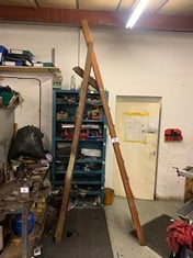 9 TREAD WOODEN STEP LADDER